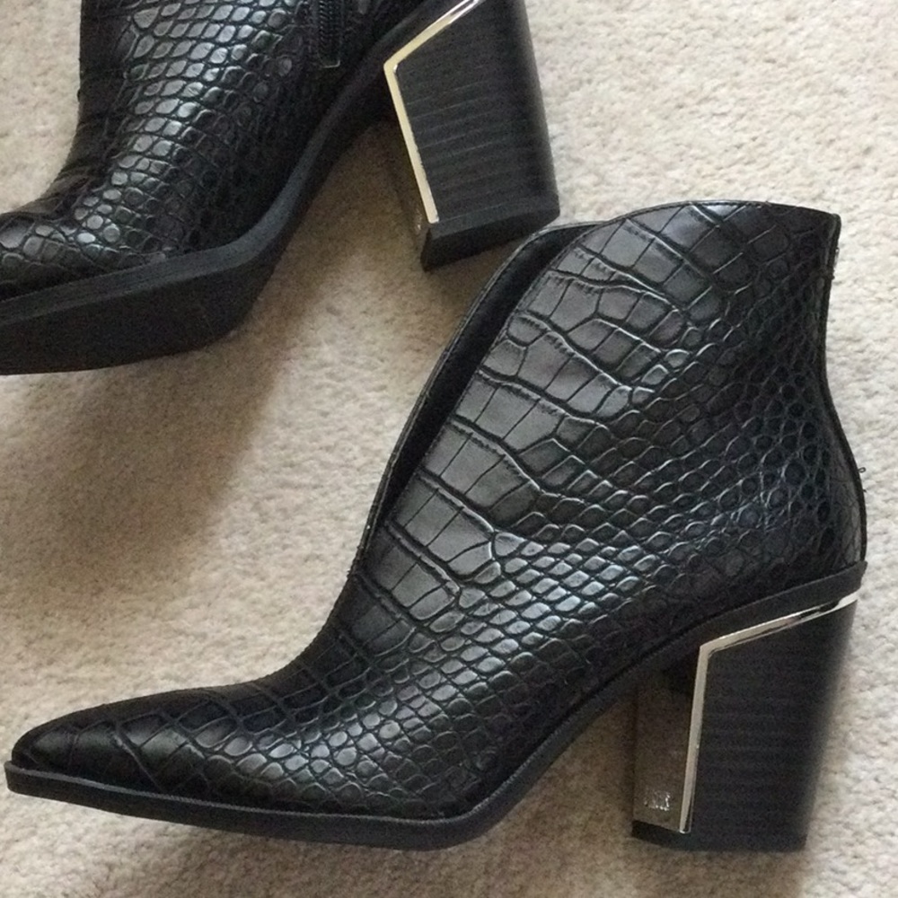 SOLD NIB Circus by Sam Edelman Colleton Booties - Picture 6 of 9